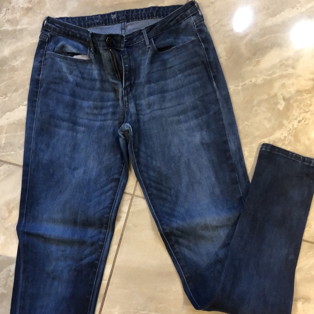 Levi’s skinny jeans in EUC size 28